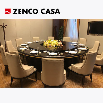 Elektrische eettafel met lederen eetstoelen voor 12 in hotelrestaurant